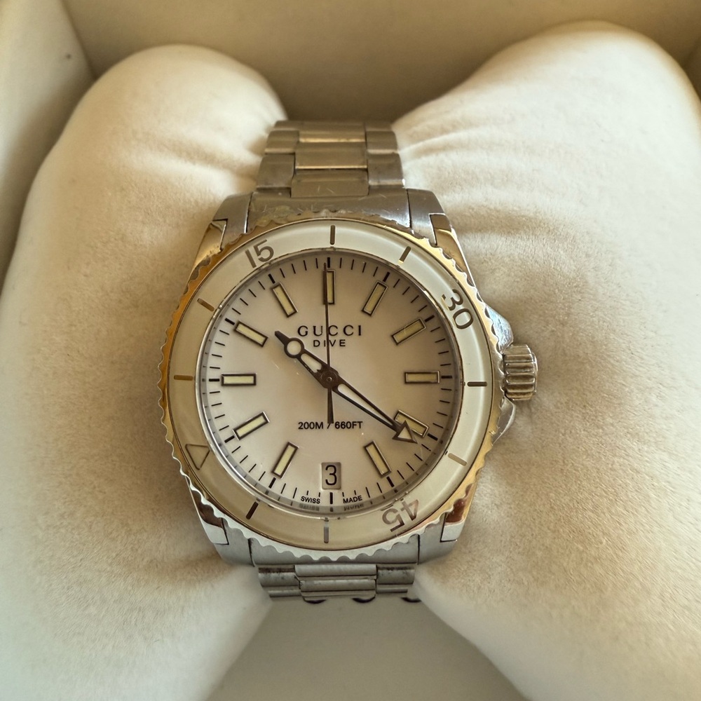 Gucci Silver and Cream Dive Watch